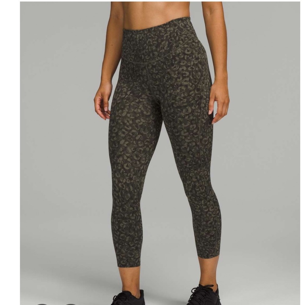 Lululemon Base Pace High Rise Crop Intertwined Camo Green‎ 23"